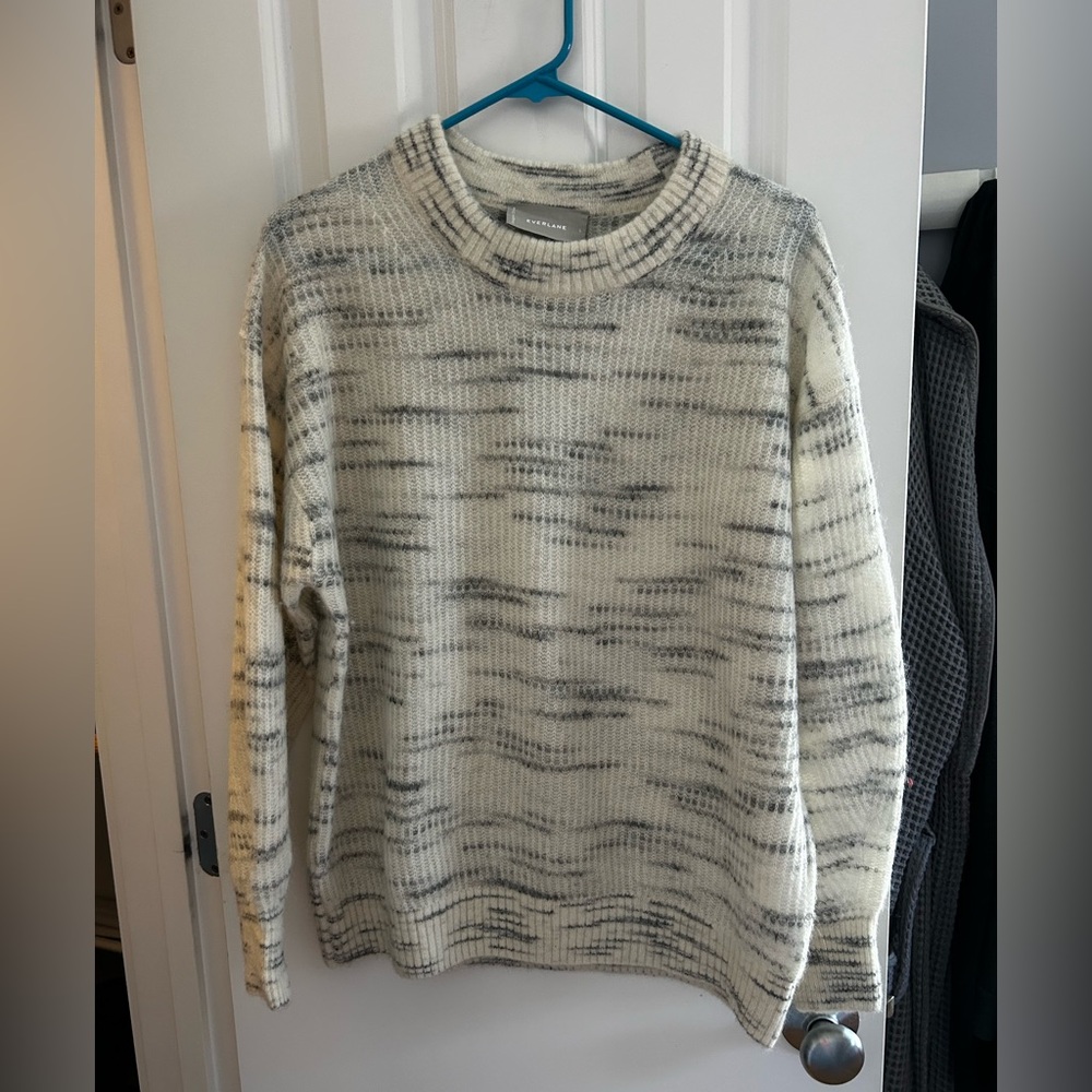 Everlane Cocoon Crew in alpaca Cream and Gray Crew Neck Sweater